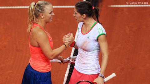 WTA Stuttgart: Wozniacki y Stosur a semifinales; WTA Fes: Halep semifinalista