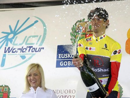 Andreas Kloden gana la Vuelta al País Vasco 2011 en la última etapa