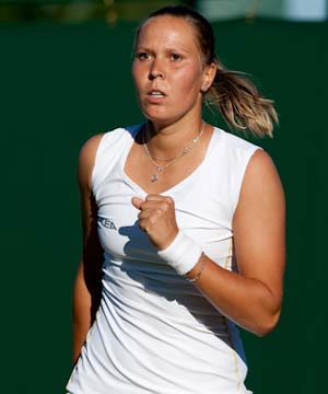 WTA Barcelona 2011: Laura Pous-Tio se queda en semifinales, Vinci y Hradecka finalistas