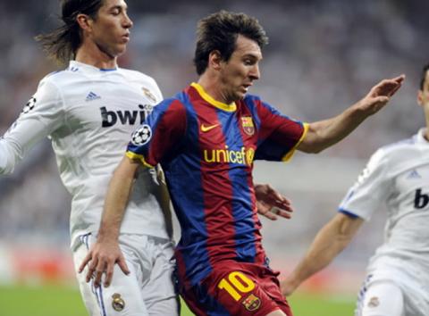 Liga de Campeones 2010/11: el Barcelona gana por 0-2 al Real Madrid con doblete de Messi y se acerca a Wembley