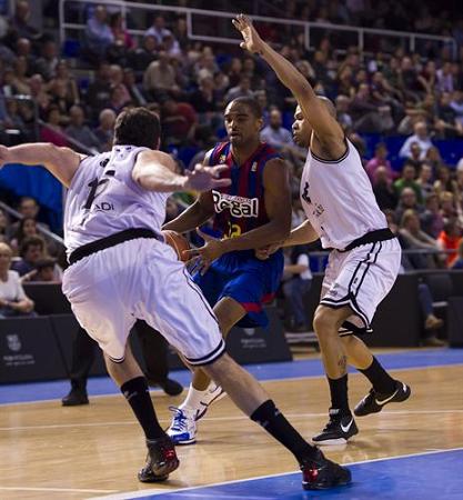 Liga ACB Jornada 28: Bilbao Basket gana a Regal Barcelona en la prorroga y Unicaja Málaga arrolla a DKV Joventut