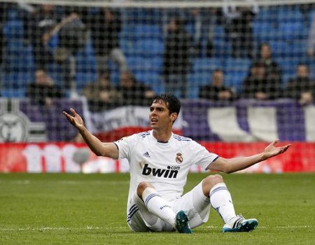 Liga Española 2010/11 1ª División: el Madrid pierde con el Zaragoza, el Barça pierde con la Real