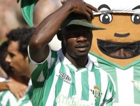 Achille Emana deja el Betis para jugar en Arabia Saudi