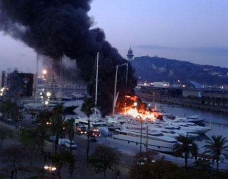 Incendio en el Moll de la Fusta