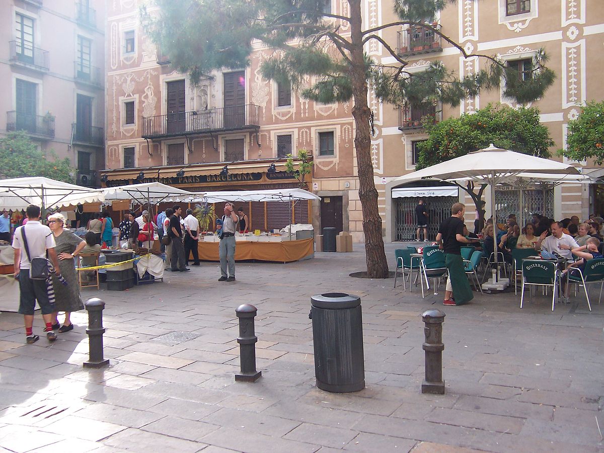 Callejeando por Barcelona y conociendo sus plazas más curiosas