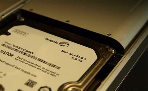 Disco duro de 500 GB Seagate probado en una MacBook Unibody