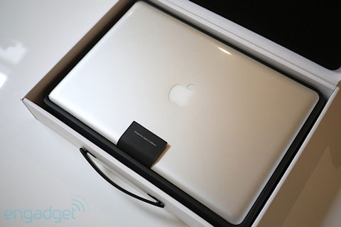 Primer unboxing de un MacBook Pro Core i7