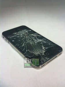 La pantalla del iPhone 4 hecha polvo