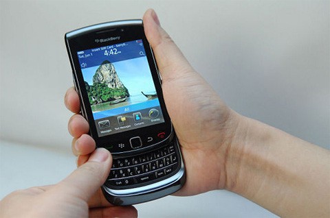 RIM introduce el Torch y un nuevo OS móvil, BlackBerry 6