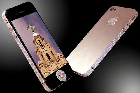 Stuart Hughes personaliza un par de iPhone 4 por 5,7 millones de euros