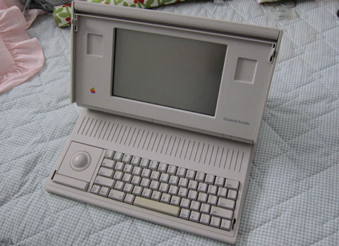 A subasta un prototipo del primer Mac portátil