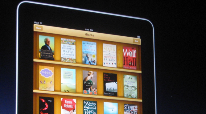 Apple, demandada por especular con los precios de ebooks