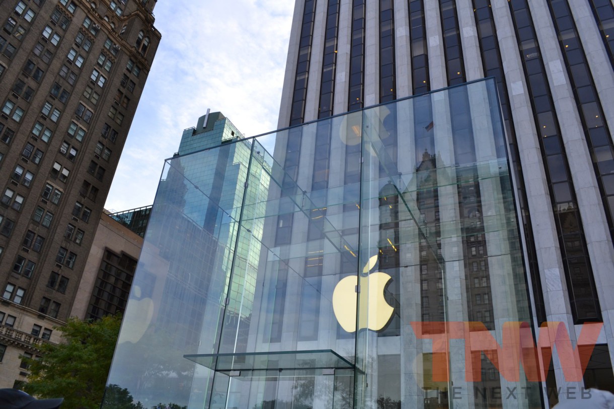 Este es el aspecto final de la remodelada Apple Store de la 5ª Avenida