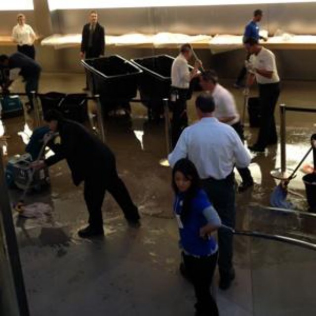 Inundaciones en la Apple Store de La Quinta Avenida