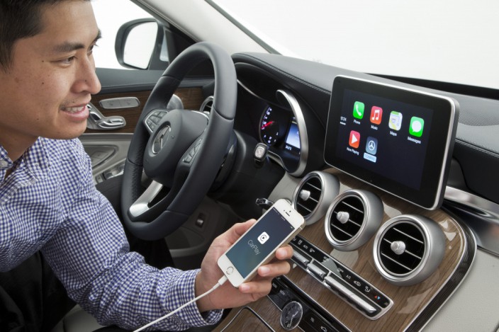 Integrar CarPlay en los vehículos antiguos es posible y Mercedes Benz está trabajando en ello