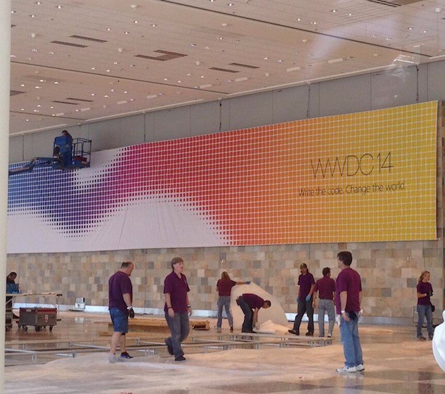 El Moscone Center empieza a decorarse con motivo de la WWDC 2014