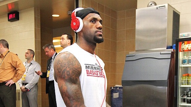 LeBron James se embolsa 30 millones de dólares con la venta de Beats a Apple