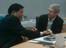 Tim Cook presenta el Apple Watch a las autoridades Chinas