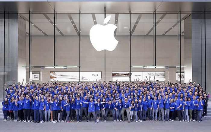 Los empleados de Apple son los más optimistas y adoran a Tim Cook