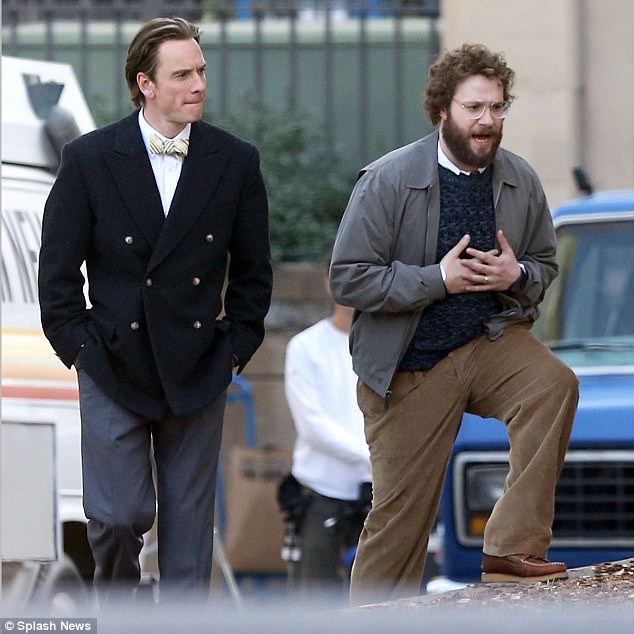 Echa un vistazo a las primeras fotos de Michael Fassbender como Steve Jobs