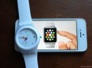 Swatch explica porqué ha registrado «One more thing»… mientras dice que el Apple Watch es un juguete