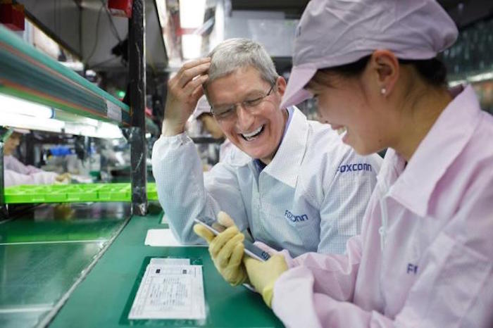 Foxconn estaría interesada en comprar el negocio de LCD de Sharp con una inversión de Apple