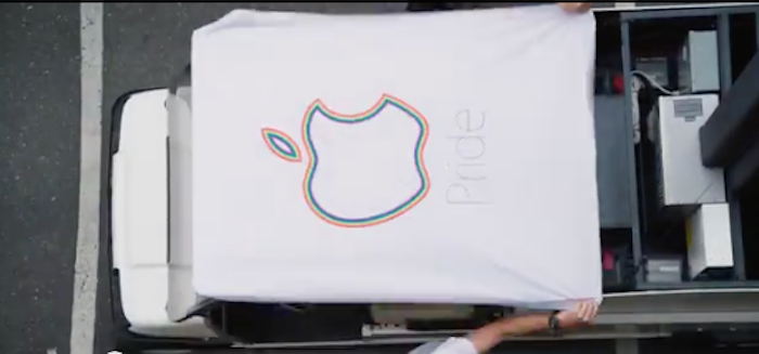 Apple vuelve a dejarse ver en el desfile del Orgullo Gay de San Francisco