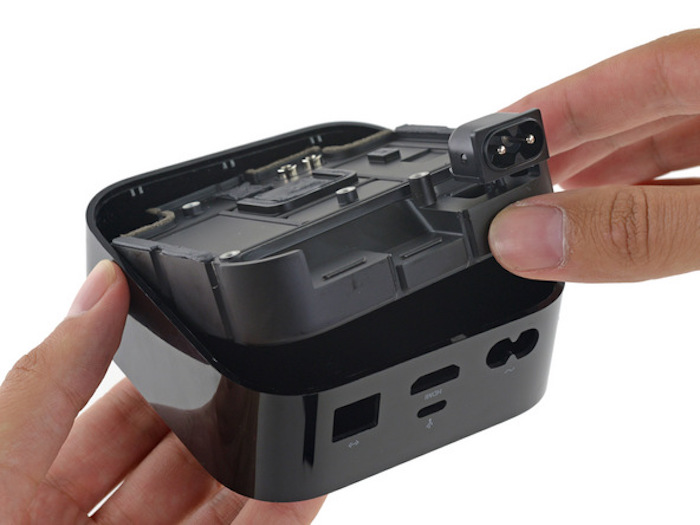 iFixit destripa el nuevo Apple TV