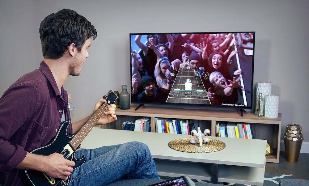 Guitar Hero Live llega al Apple TV… pero te obliga a comprar la guitarra