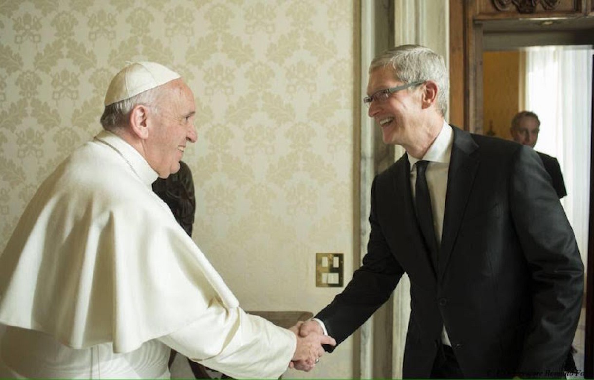 El provechoso viaje de Tim Cook a Europa y su reunión con el Papa