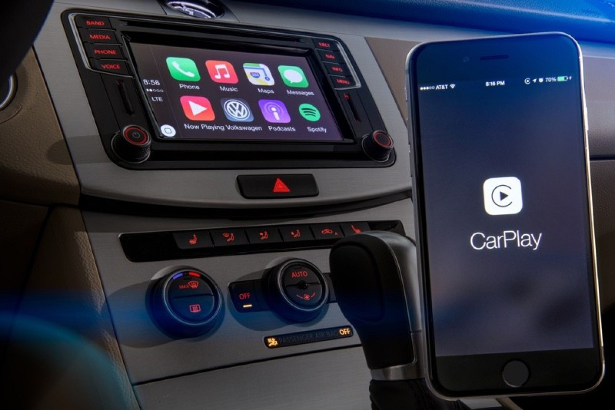 Apple prohibe a Volkswagen mostrar el funcionamiento inalámbrico de CarPlay