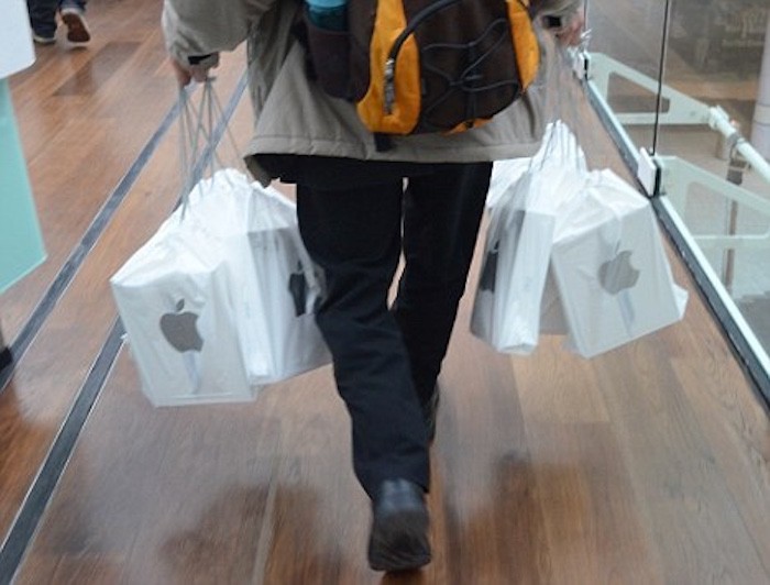 Apple sustituirá bolsas de plástico por hechas de papel