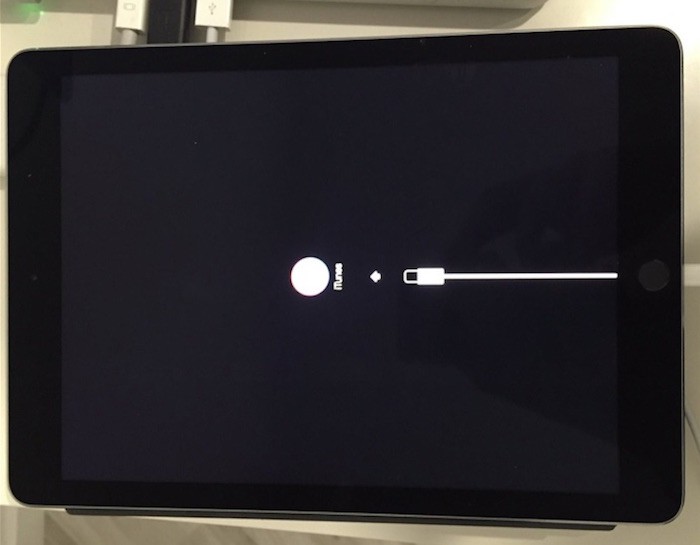 Apple retira finalmente iOS 9.3.2 para el iPad Pro de 9.7 pulgadas para evitar más dispositivos bloqueados