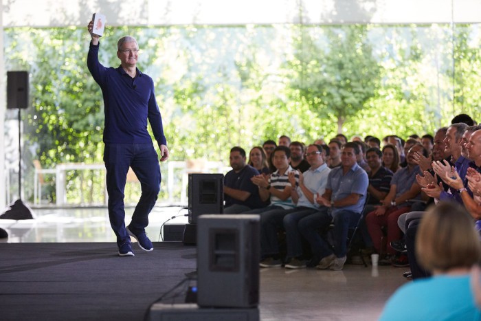 iPhone1000M
