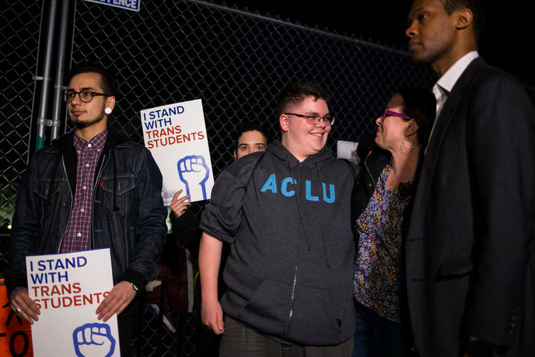 Apple es una de las compañías que apoyan al estudiante transgénero ante el Tribunal Supremo de los Estaos Unidos