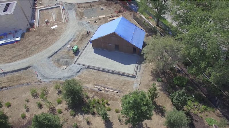 ¿Qué hace un viejo granero dentro del Campus Apple Park?