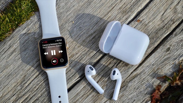 Apple Watch AirPods