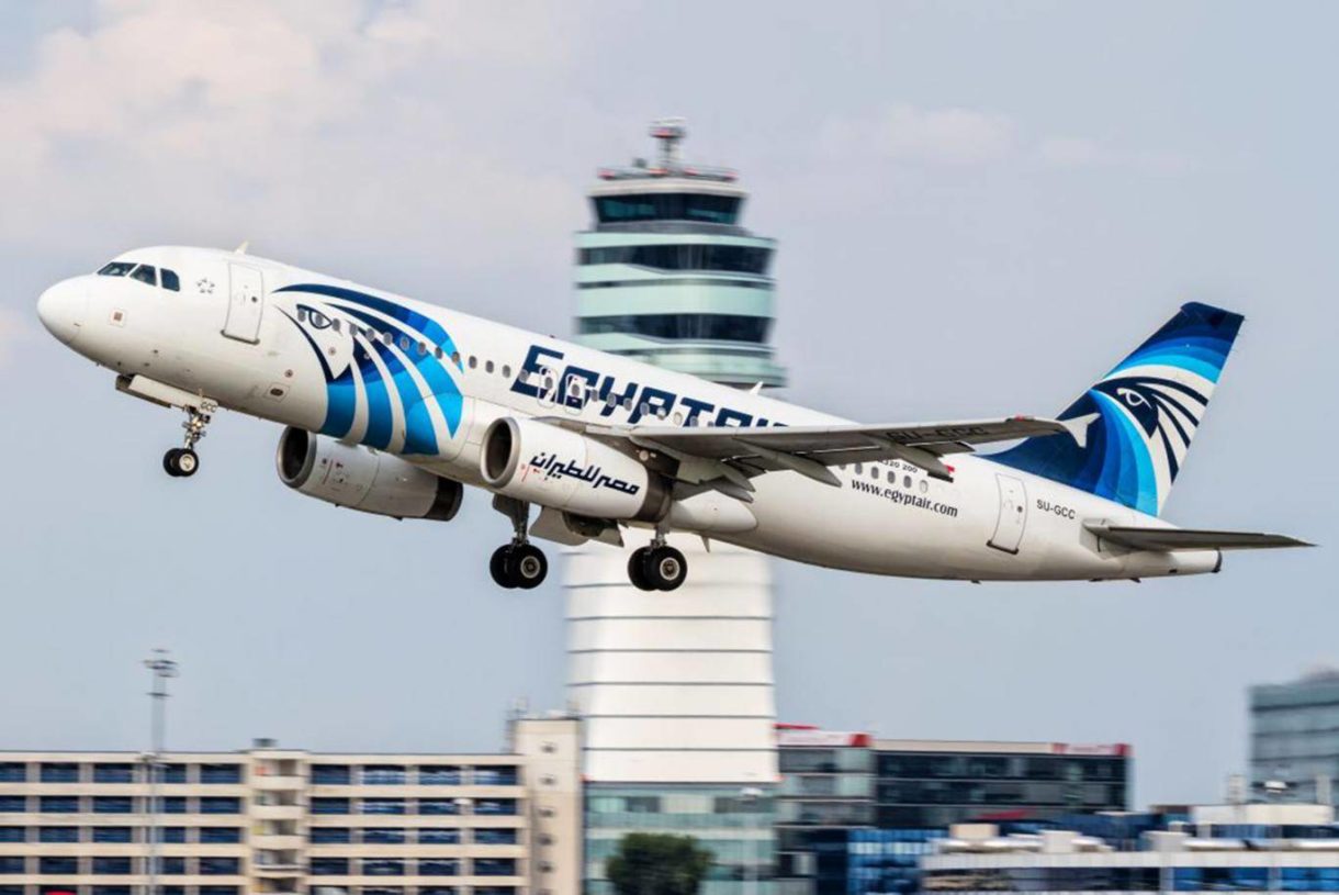 Los familiares de las víctimas del accidente de Egyptair demandan a Apple