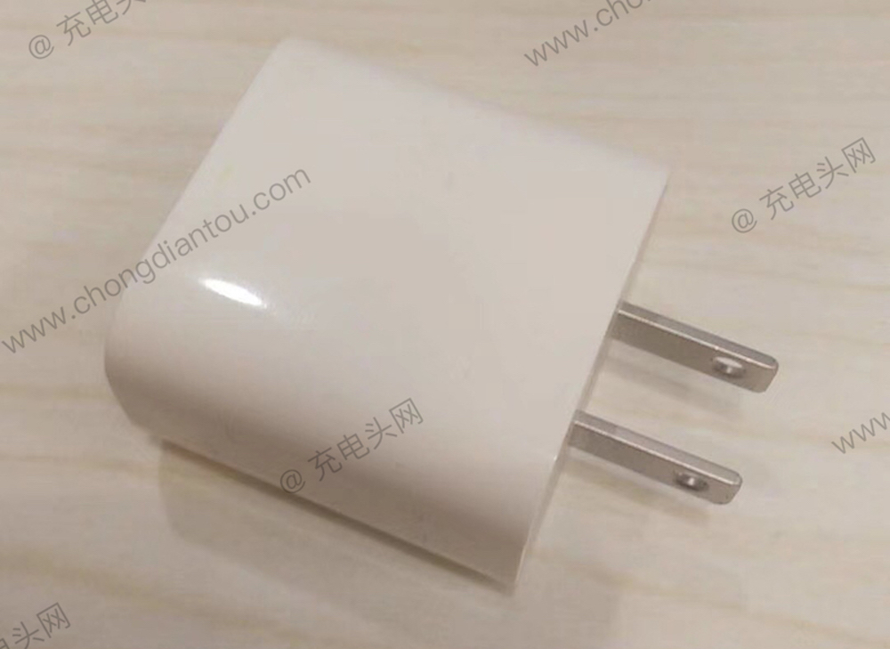 ¿Es éste el nuevo cargador USB-C de 18W del próximo iPhone?