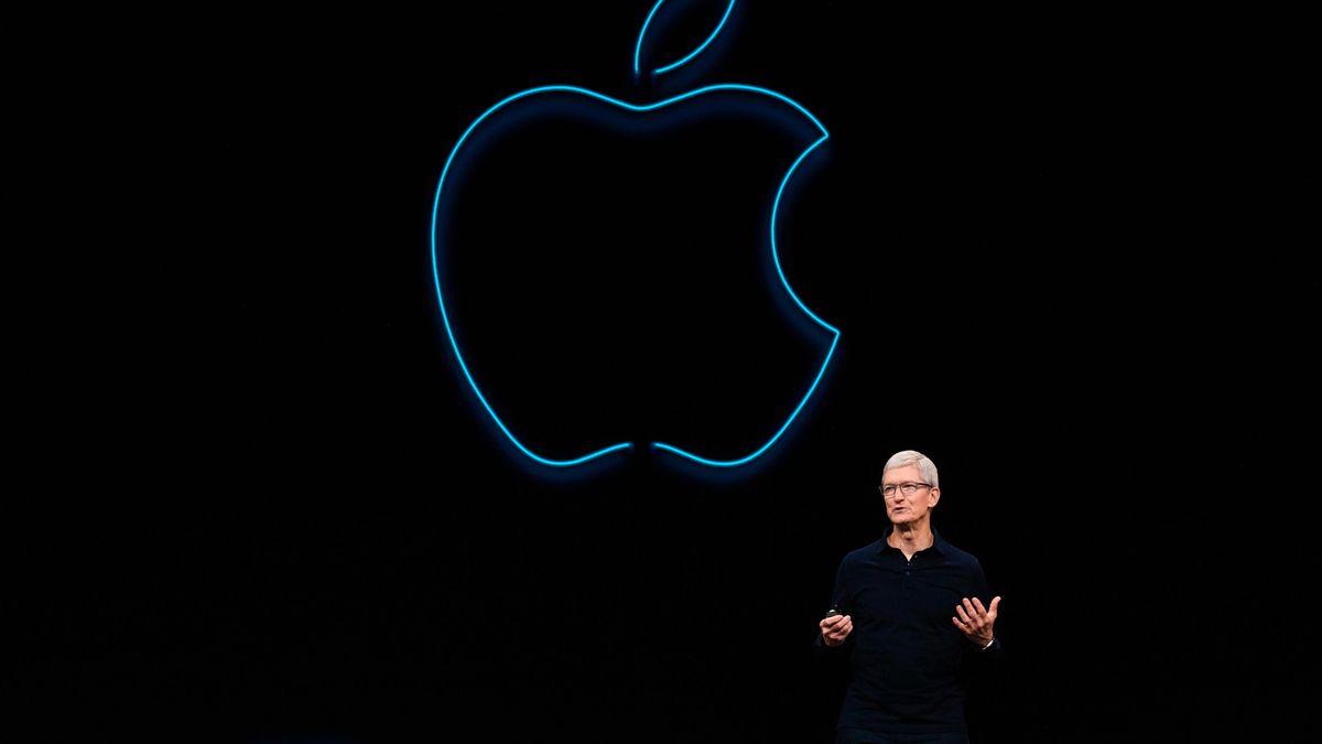 Презентация apple's. Apple PR компания. Тим Кук презентация 2022. Официальная презентация Apple тим Кук. Презентация эпл тим Кук на сцене.