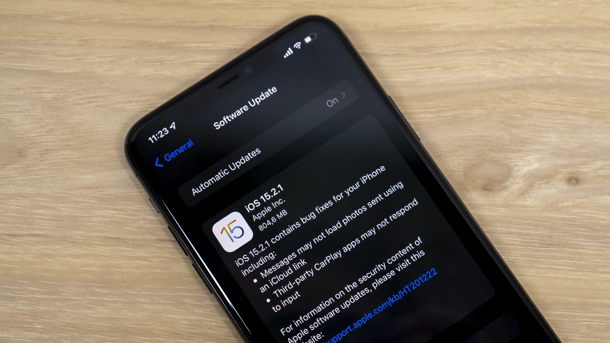 Por qué deberías actualizar cuanto antes tu iPhone a iOS 15.2.1