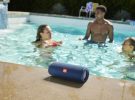 Los mejores altavoces bluetooth para iPhone en verano: resistencia y calidad para la playa y la piscina