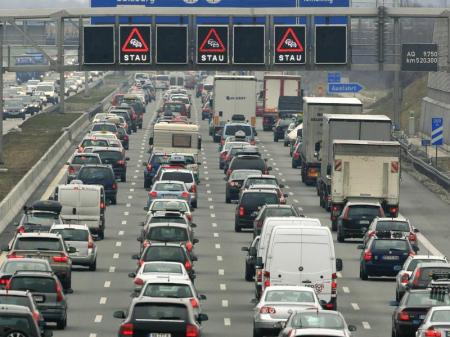 Vivir el embarazo cerca de una autopista puede perjudicar al bebé