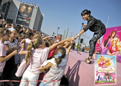 Una concentración de Barbies Mosqueteras recorre España