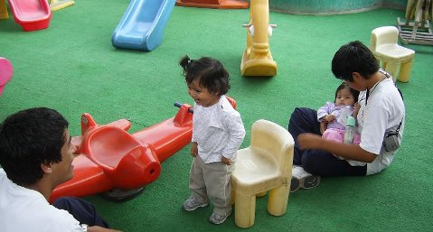 Taller de juegos para los bebés y sus familias