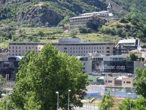 Obligadas a devolver el cheque-bebé por haber elegido un hospital andorrano