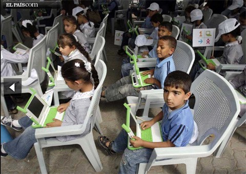 La ONU envía ordenadores para los niños refugiados de Gaza