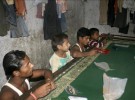 Rescatan a niños hindúes en talleres de explotación laboral
