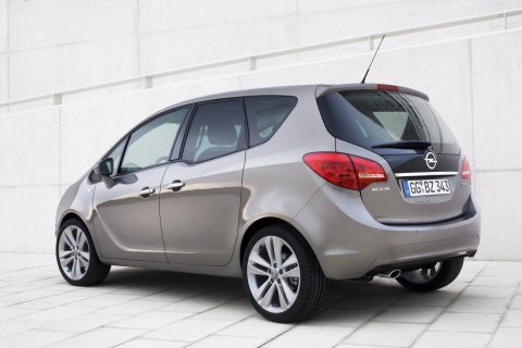 El Opel Meriva incluye un libro de instrucciones para viajar con niños