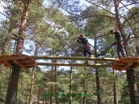 Parque de aventura en los árboles en Navacerrada